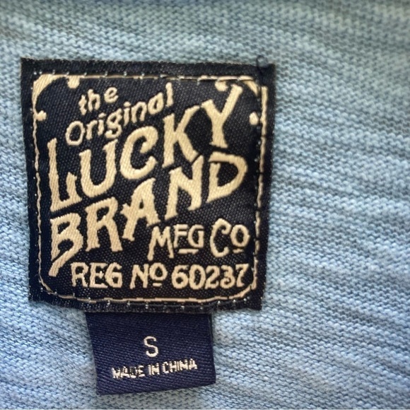 Lucky Brand blue shirt with surfer design, size  small - Picture 6 of 10